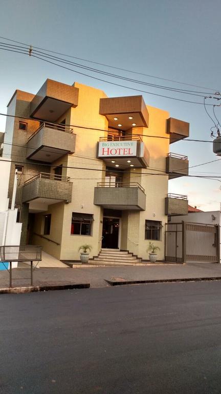 Big Executive Hotel Арагуари Экстерьер фото